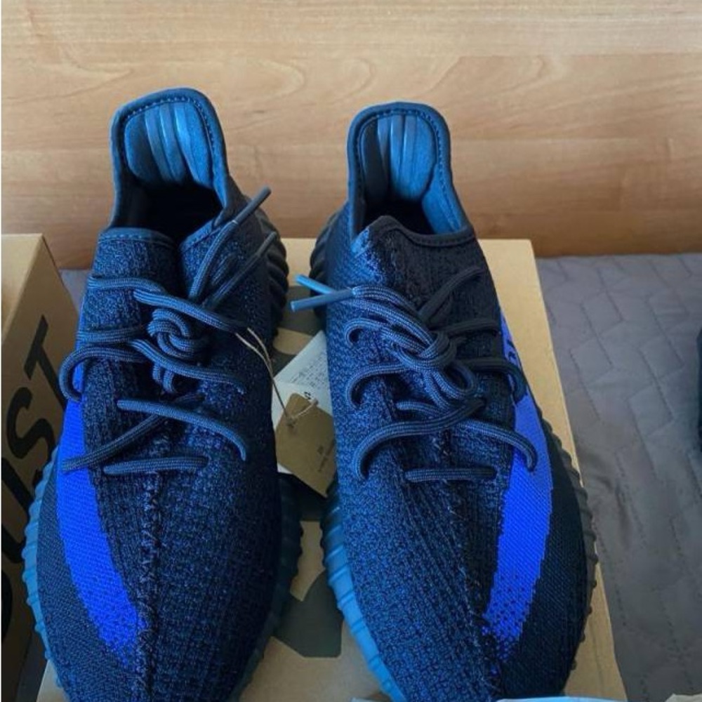 Yeezy Boost 350 V2 Core Black/Dazzling Blue/Core Black
